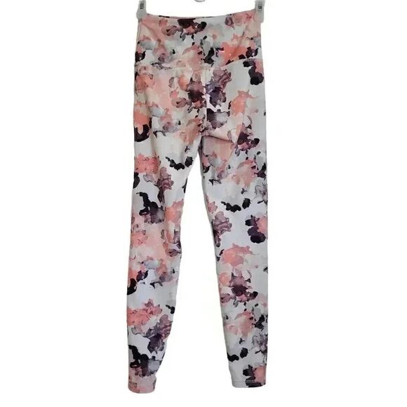 Balance Collection Women's White/Black/Pink Water Mark Leggings - Picture 9 of 11